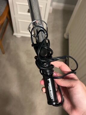 Black 1-Inch Curling Iron - Professional Women’s Hair Tool